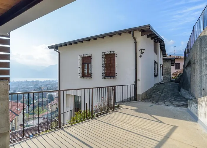 Guesthost - View With Private Parking Mandello del Lario