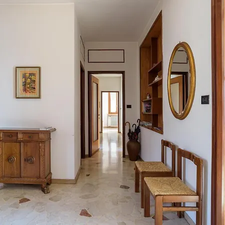 Villa View With Private Parking *